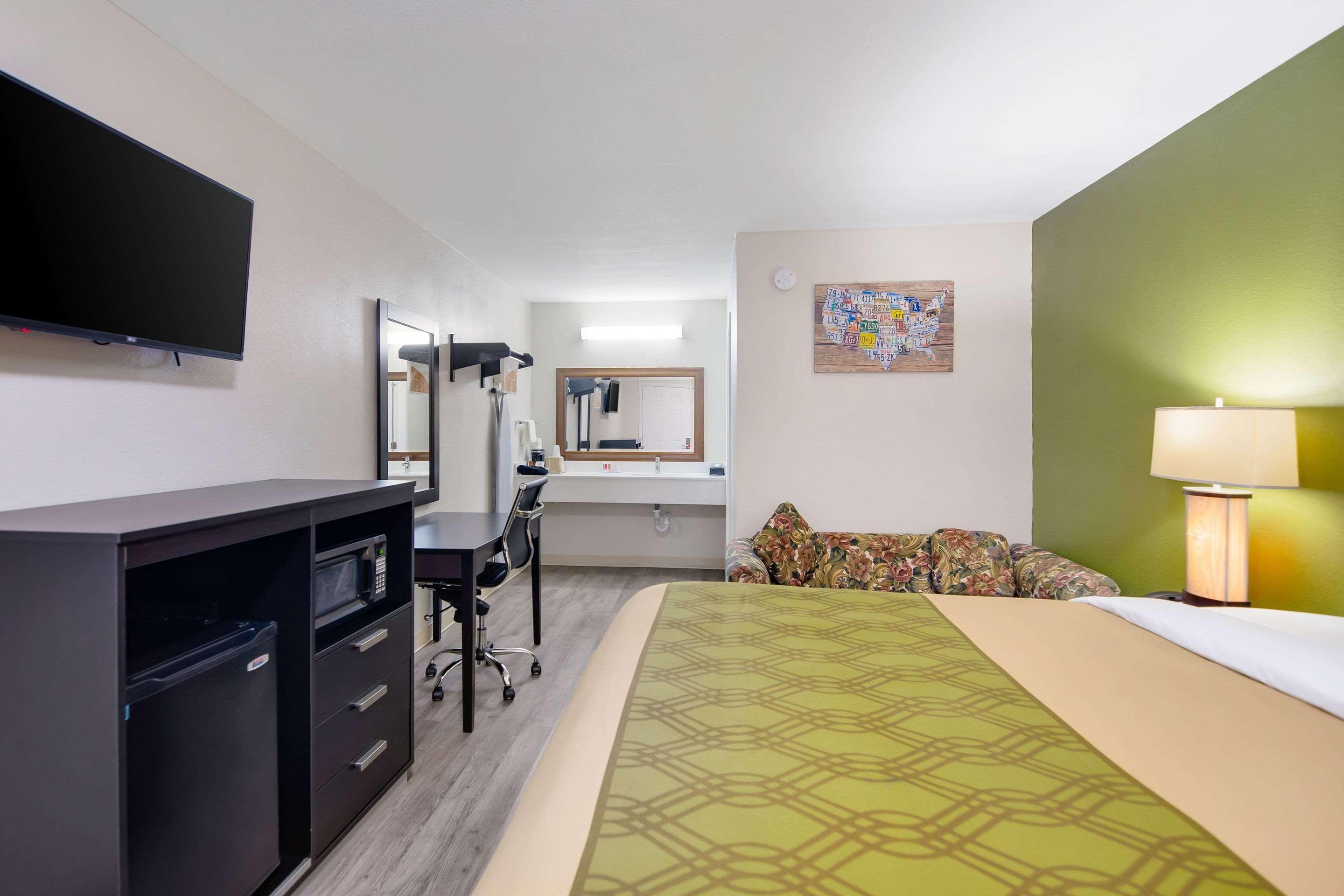 Super 8 By Wyndham Palestine Tx Otel Dış mekan fotoğraf