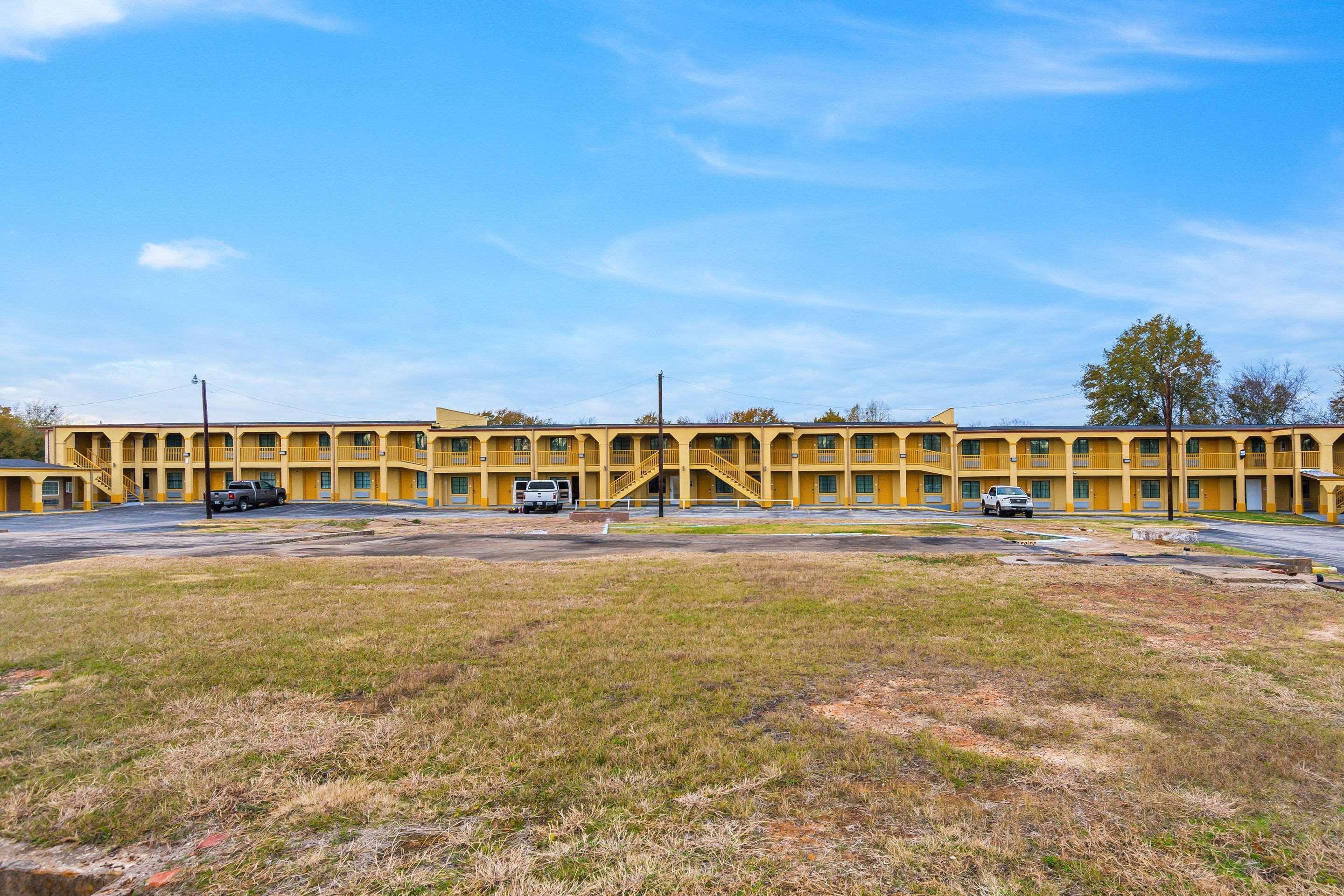 Super 8 By Wyndham Palestine Tx Otel Dış mekan fotoğraf