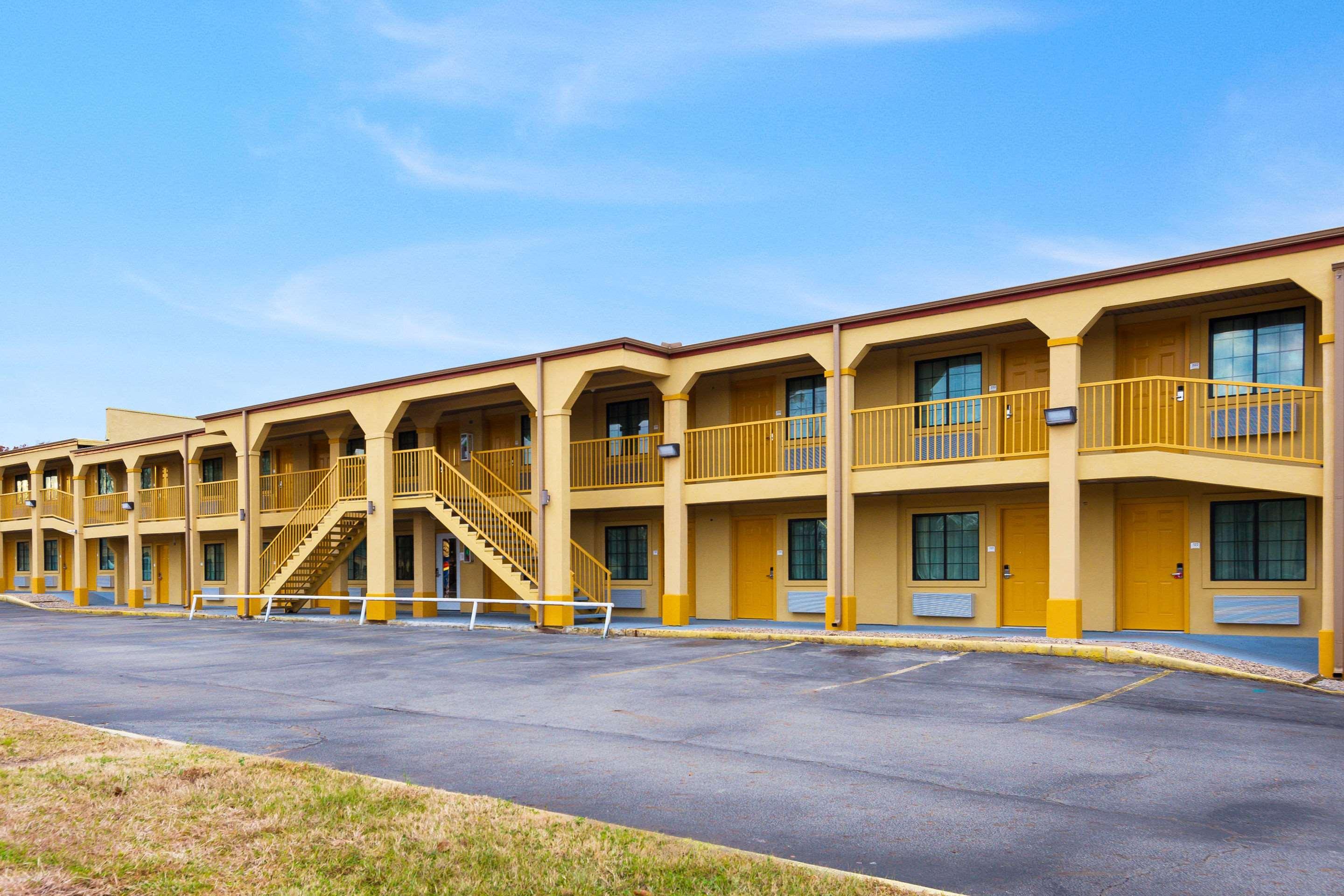 Super 8 By Wyndham Palestine Tx Otel Dış mekan fotoğraf