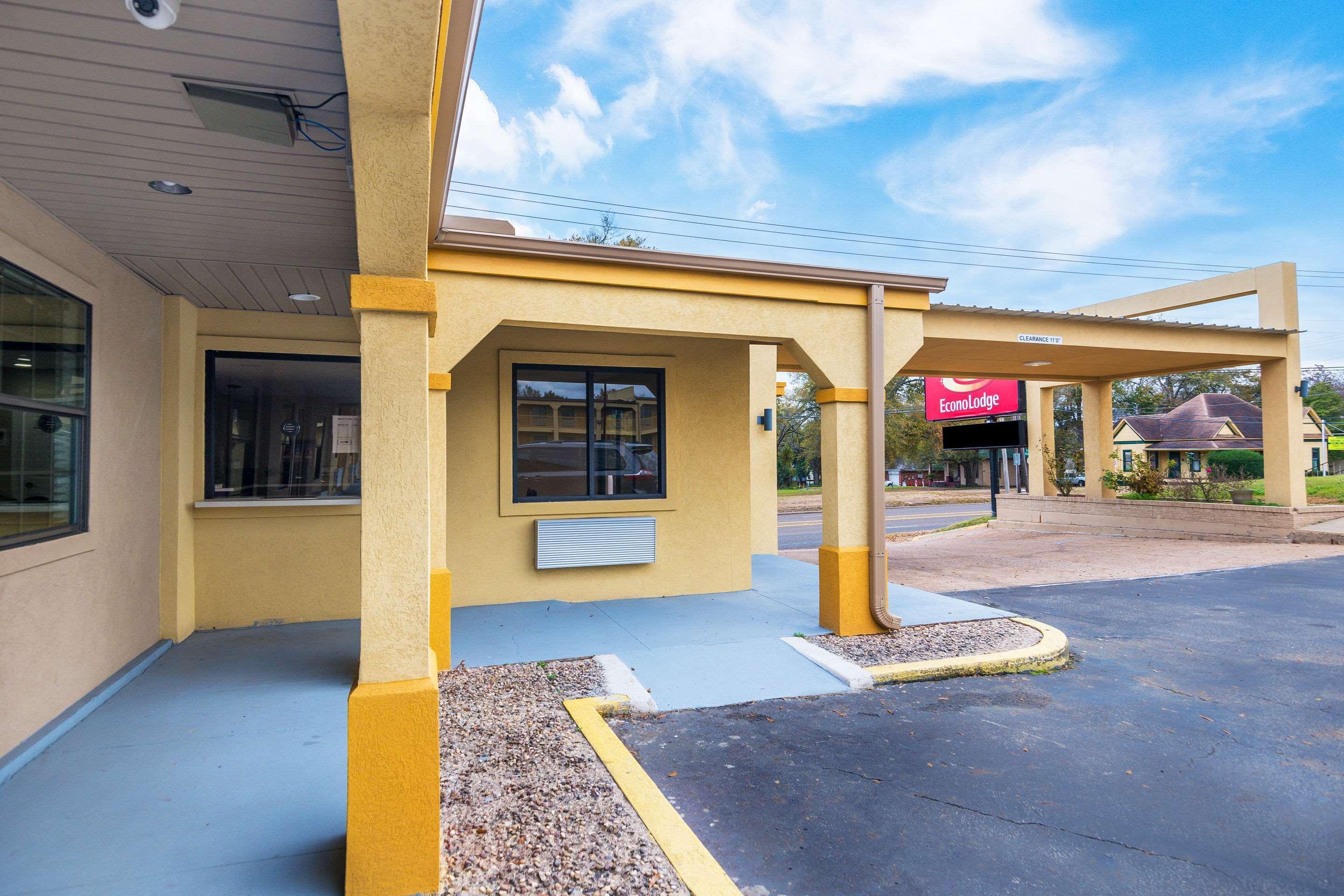 Super 8 By Wyndham Palestine Tx Otel Dış mekan fotoğraf