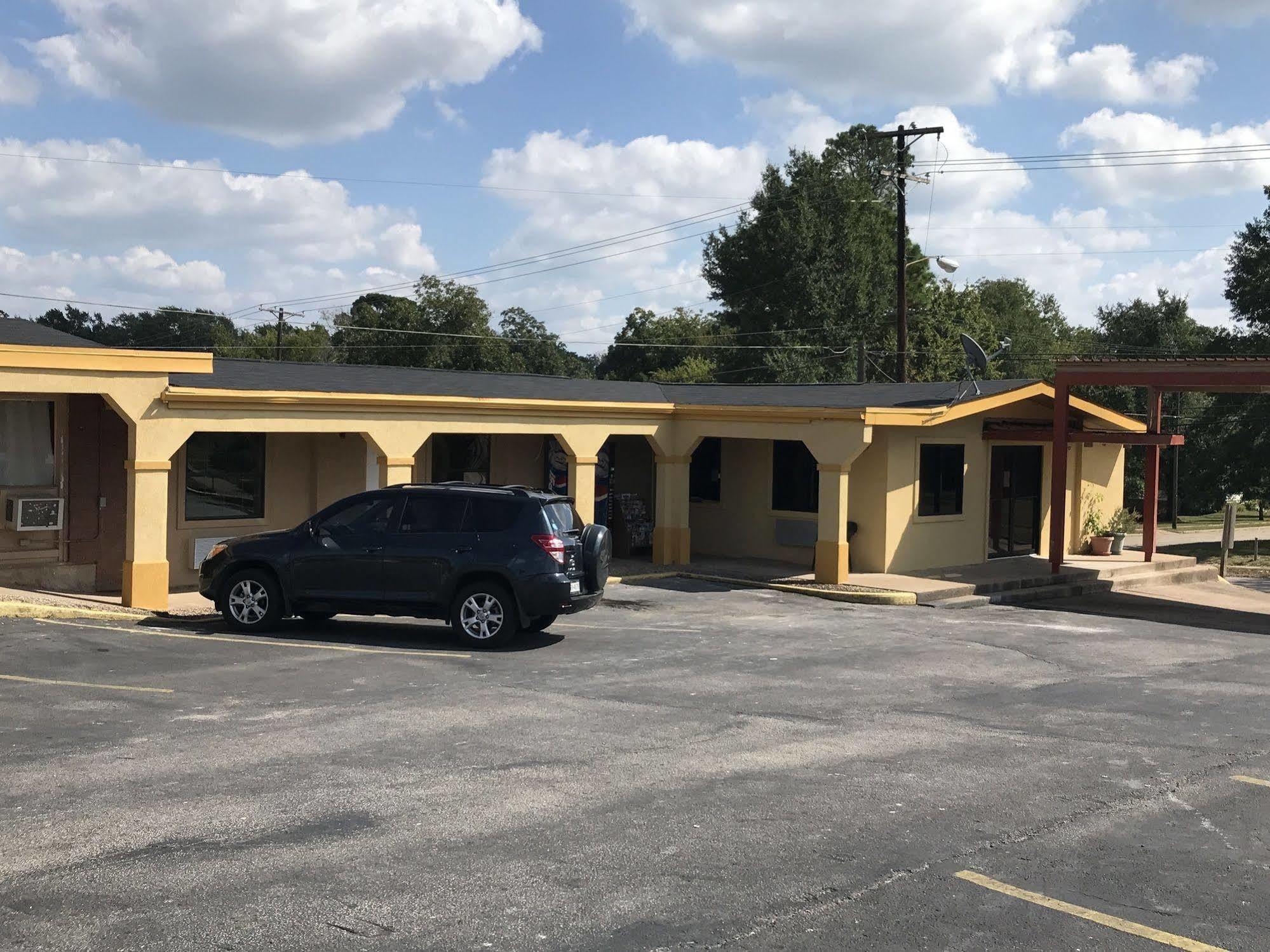 Super 8 By Wyndham Palestine Tx Otel Dış mekan fotoğraf